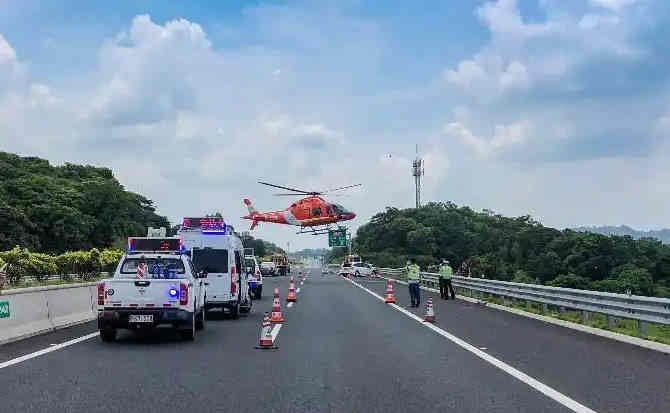 乌翠区高速公路汽车救援案例