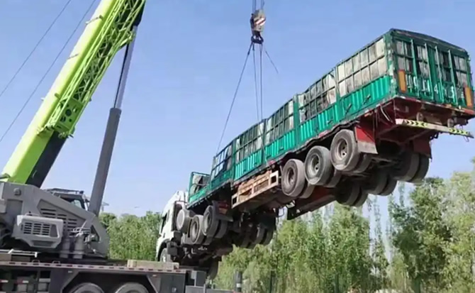 乌翠区道路脱困救援案例
